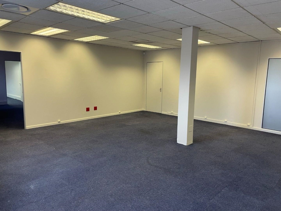To Let Commercial Property for Rent in Pinelands Western Cape